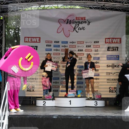 14.06.2026 - REWE Women's Run Michael Strokosch http://msf.ph/oto/9788763 14.06.2026 11:18:23 Laufen 7, 3, 3, 5, 34, 5, 00, 57, 5, 5, 1, 1, 300, 2, 1, 5, 3, 34 meine-sportfotos.de