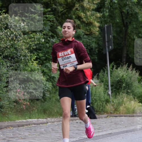 14.06.2026 - REWE Women's Run Jannik Wohlers http://msf.ph/oto/9789309 14.06.2026 09:41:24 Laufen 10328, 7 meine-sportfotos.de