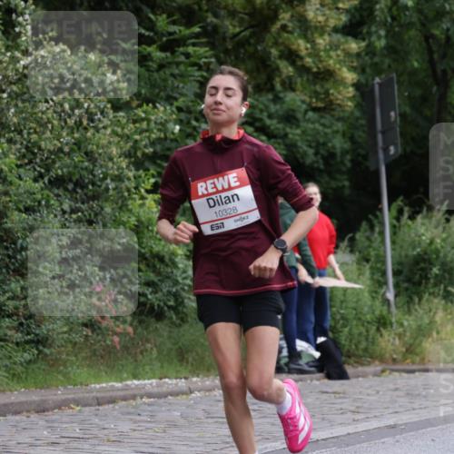 14.06.2026 - REWE Women's Run Jannik Wohlers http://msf.ph/oto/9789315 14.06.2026 09:41:24 Laufen 10328, 7 meine-sportfotos.de