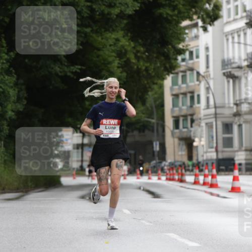 14.06.2026 - REWE Women's Run Jannik Wohlers http://msf.ph/oto/9789453 14.06.2026 09:42:40 Laufen 10020, 57 meine-sportfotos.de
