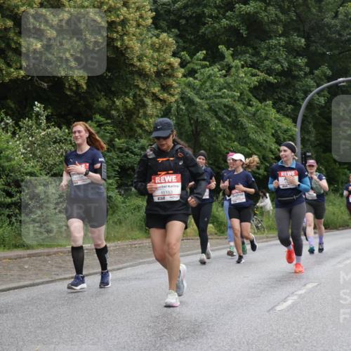 14.06.2026 - REWE Women's Run Jannik Wohlers http://msf.ph/oto/9789468 14.06.2026 10:02:39 Laufen 11145, 11153, 57 meine-sportfotos.de
