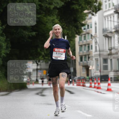 14.06.2026 - REWE Women's Run Jannik Wohlers http://msf.ph/oto/9789473 14.06.2026 09:42:41 Laufen 10020, 7 meine-sportfotos.de