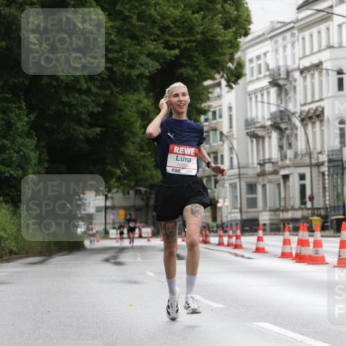 14.06.2026 - REWE Women's Run Jannik Wohlers http://msf.ph/oto/9789479 14.06.2026 09:42:41 Laufen 10020, 7 meine-sportfotos.de