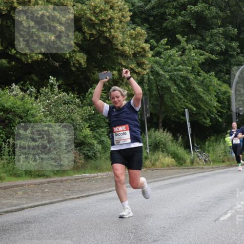 14.06.2026 - REWE Women's Run Jannik Wohlers http://msf.ph/oto/9789617 14.06.2026 10:02:53 Laufen 764, 10371 meine-sportfotos.de