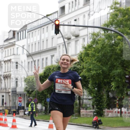 14.06.2026 - REWE Women's Run Jannik Wohlers http://msf.ph/oto/9789747 14.06.2026 09:43:25 Laufen 11520 meine-sportfotos.de