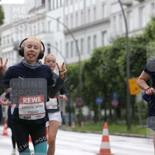 14.06.2026 - REWE Women's Run Jannik Wohlers http://msf.ph/oto/9790407 14.06.2026 09:45:19 Laufen 11529, 10642, 510, 11530, 10407 meine-sportfotos.de