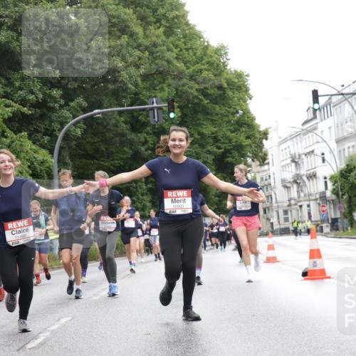 14.06.2026 - REWE Women's Run Jannik Wohlers http://msf.ph/oto/9790826 14.06.2026 10:04:45 Laufen 11486, 10425, 10903, 7, 01 meine-sportfotos.de