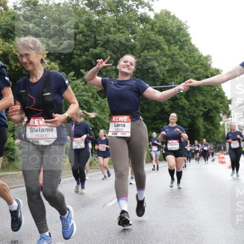 14.06.2026 - REWE Women's Run Jannik Wohlers http://msf.ph/oto/9790894 14.06.2026 10:04:49 Laufen 10425, 11022, 10878, 7 meine-sportfotos.de