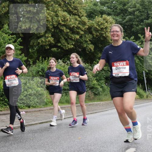 14.06.2026 - REWE Women's Run Jannik Wohlers http://msf.ph/oto/9790944 14.06.2026 10:04:52 Laufen 10293, 57, 10621, 10557, 57 meine-sportfotos.de