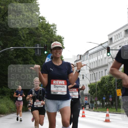 14.06.2026 - REWE Women's Run Jannik Wohlers http://msf.ph/oto/9790948 14.06.2026 09:46:36 Laufen 10869, 10738, 7, 10958, 01, 7 meine-sportfotos.de
