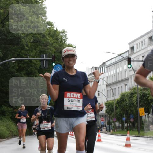 14.06.2026 - REWE Women's Run Jannik Wohlers http://msf.ph/oto/9790952 14.06.2026 09:46:36 Laufen 10869, 10738, 0958, 60, 01 meine-sportfotos.de