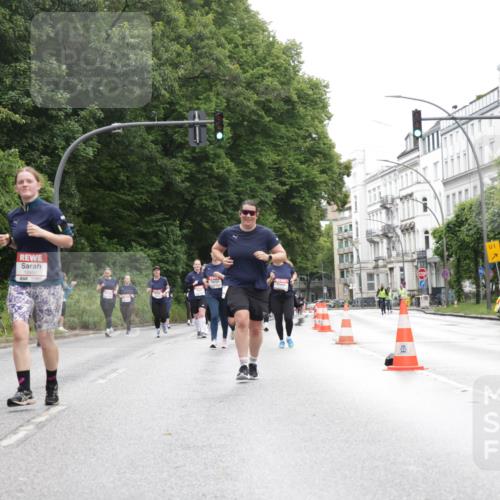 14.06.2026 - REWE Women's Run Jannik Wohlers http://msf.ph/oto/9790971 14.06.2026 10:04:53 Laufen 10950, 1 meine-sportfotos.de