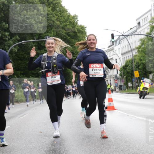 14.06.2026 - REWE Women's Run Jannik Wohlers http://msf.ph/oto/9791100 14.06.2026 10:05:04 Laufen 10254, 7, 10002, 657, 10003, 57 meine-sportfotos.de
