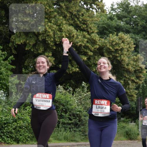 14.06.2026 - REWE Women's Run Jannik Wohlers http://msf.ph/oto/9791205 14.06.2026 10:05:12 Laufen 10821, 7, 11124, 7 meine-sportfotos.de