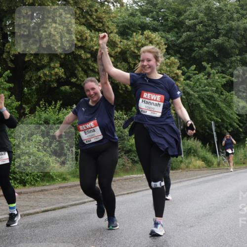 14.06.2026 - REWE Women's Run Jannik Wohlers http://msf.ph/oto/9791303 14.06.2026 10:05:19 Laufen 11450, 657, 10985, 10499, 7 meine-sportfotos.de