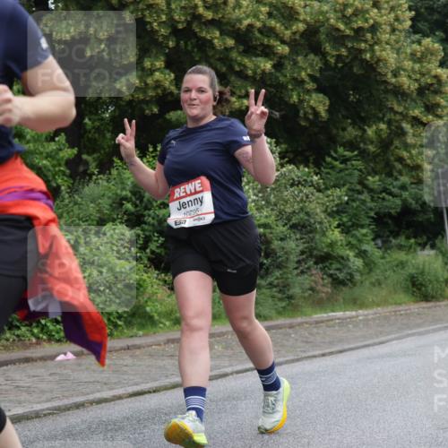 14.06.2026 - REWE Women's Run Jannik Wohlers http://msf.ph/oto/9791586 14.06.2026 10:05:55 Laufen 10325, 657, 577, 10795 meine-sportfotos.de