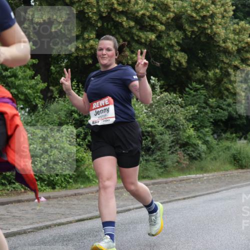 14.06.2026 - REWE Women's Run Jannik Wohlers http://msf.ph/oto/9791588 14.06.2026 10:05:55 Laufen 25, 10795, 77 meine-sportfotos.de