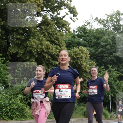 14.06.2026 - REWE Women's Run Jannik Wohlers http://msf.ph/oto/9791621 14.06.2026 10:06:01 Laufen 11495, 11223, 57, 11328, 6577 meine-sportfotos.de