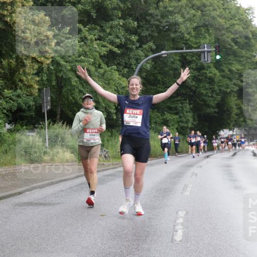 14.06.2026 - REWE Women's Run Jannik Wohlers http://msf.ph/oto/9791818 14.06.2026 09:50:02 Laufen 10806, 11395 meine-sportfotos.de
