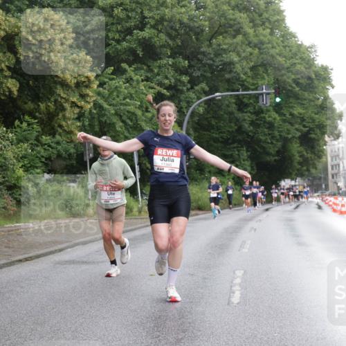 14.06.2026 - REWE Women's Run Jannik Wohlers http://msf.ph/oto/9791840 14.06.2026 09:50:02 Laufen 10806, 11395, 7 meine-sportfotos.de