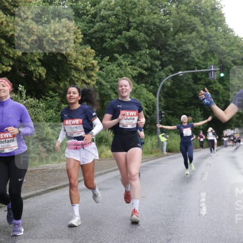 14.06.2026 - REWE Women's Run Jannik Wohlers http://msf.ph/oto/9792001 14.06.2026 09:50:20 Laufen 10299, 57, 11502, 10434, 10899, 7, 7 meine-sportfotos.de