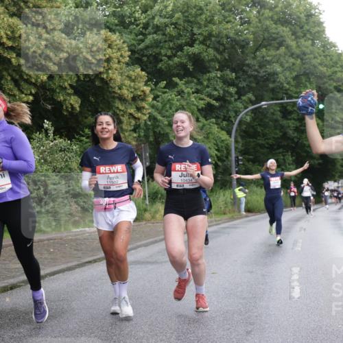 14.06.2026 - REWE Women's Run Jannik Wohlers http://msf.ph/oto/9792007 14.06.2026 09:50:20 Laufen 10299, 57, 11502, 6517, 10434, 10899, 7, 7 meine-sportfotos.de