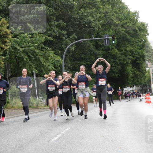 14.06.2026 - REWE Women's Run Jannik Wohlers http://msf.ph/oto/9792268 14.06.2026 10:07:01 Laufen 10384, 7 meine-sportfotos.de
