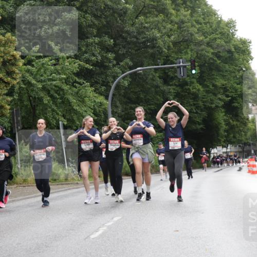 14.06.2026 - REWE Women's Run Jannik Wohlers http://msf.ph/oto/9792272 14.06.2026 10:07:01 Laufen 10384, 57 meine-sportfotos.de