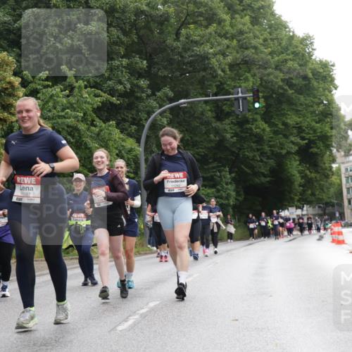 14.06.2026 - REWE Women's Run Jannik Wohlers http://msf.ph/oto/9792672 14.06.2026 10:07:39 Laufen 587, 5 meine-sportfotos.de