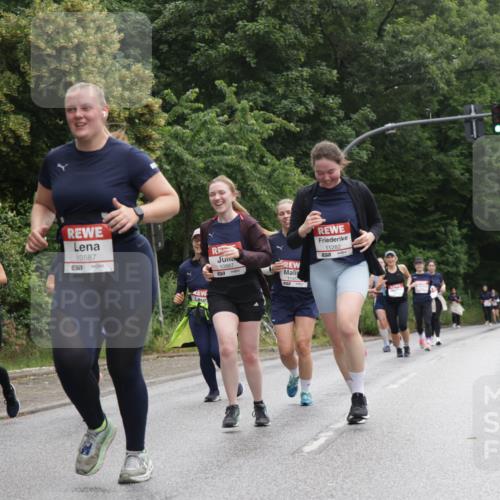 14.06.2026 - REWE Women's Run Jannik Wohlers http://msf.ph/oto/9792684 14.06.2026 10:07:40 Laufen 11445, 10587, 7, 10887, 11282, 7 meine-sportfotos.de