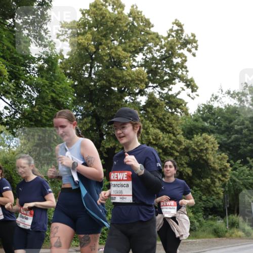 14.06.2026 - REWE Women's Run Jannik Wohlers http://msf.ph/oto/9792843 14.06.2026 10:07:50 Laufen 10695, 10498, 57, 10688 meine-sportfotos.de