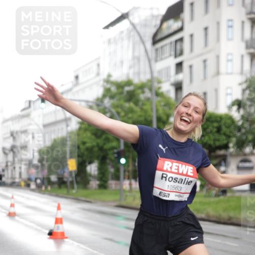 14.06.2026 - REWE Women's Run Jannik Wohlers http://msf.ph/oto/9793033 14.06.2026 09:52:09 Laufen 10563 meine-sportfotos.de