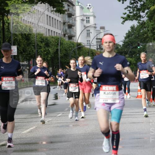 14.06.2026 - REWE Women's Run Jannik Wohlers http://msf.ph/oto/9793888 14.06.2026 09:07:45 Laufen 10233, 1173, 10095, 9, 4 meine-sportfotos.de