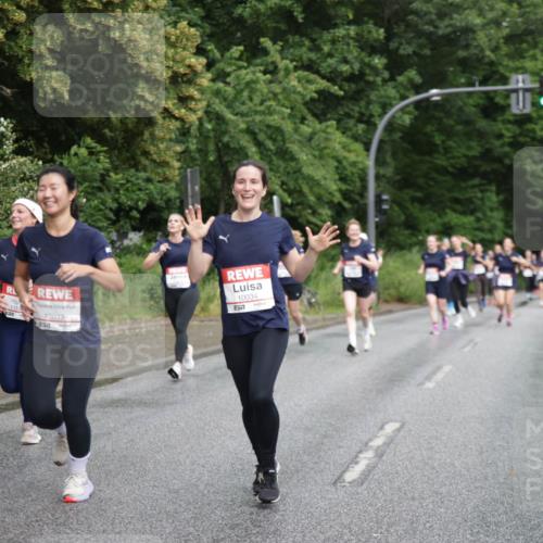 14.06.2026 - REWE Women's Run Jannik Wohlers http://msf.ph/oto/9793967 14.06.2026 09:53:57 Laufen 1153, 10033, 10034, 57 meine-sportfotos.de