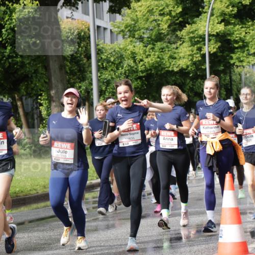 14.06.2026 - REWE Women's Run Jannik Wohlers http://msf.ph/oto/9795108 14.06.2026 09:09:18 Laufen 10611, 7, 11210, 7, 10835, 7, 11423, 657, 11415, 557, 10526, 5 meine-sportfotos.de