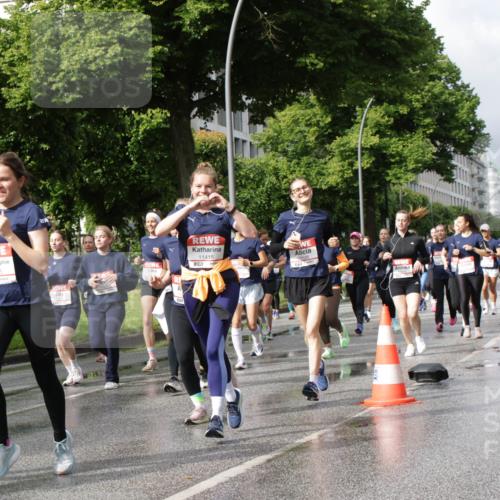 14.06.2026 - REWE Women's Run Jannik Wohlers http://msf.ph/oto/9795160 14.06.2026 09:09:20 Laufen 11210, 7, 10835, 10421, 10421, 11415 meine-sportfotos.de