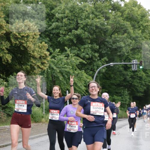 14.06.2026 - REWE Women's Run Jannik Wohlers http://msf.ph/oto/9795496 14.06.2026 09:56:40 Laufen 10824, 651, 10663, 10482, 10915 meine-sportfotos.de