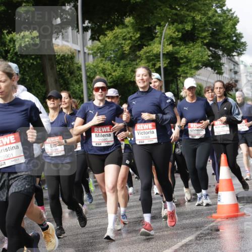 14.06.2026 - REWE Women's Run Jannik Wohlers http://msf.ph/oto/9796718 14.06.2026 09:10:53 Laufen 10747, 10901, 657, 10494, 57, 11222, 857, 11080, 10368, 57, 10774 meine-sportfotos.de