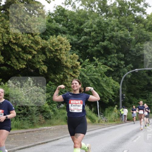 14.06.2026 - REWE Women's Run Jannik Wohlers http://msf.ph/oto/9796936 14.06.2026 09:59:46 Laufen 10822, 7 meine-sportfotos.de