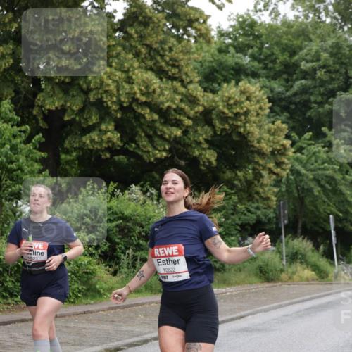 14.06.2026 - REWE Women's Run Jannik Wohlers http://msf.ph/oto/9796952 14.06.2026 09:59:47 Laufen 11823, 10822, 577 meine-sportfotos.de