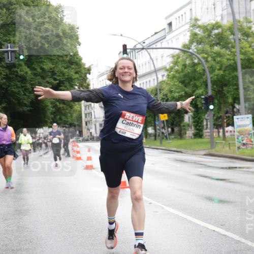 14.06.2026 - REWE Women's Run Jannik Wohlers http://msf.ph/oto/9796995 14.06.2026 09:59:52 Laufen 10409, 7 meine-sportfotos.de