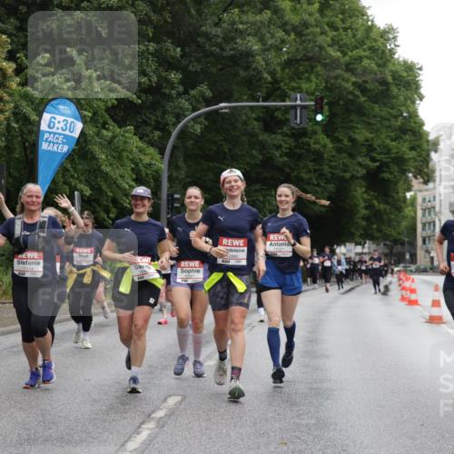 14.06.2026 - REWE Women's Run Jannik Wohlers http://msf.ph/oto/9797367 14.06.2026 10:00:39 Laufen 6, 30, 11114, 10880, 11121, 11214 meine-sportfotos.de