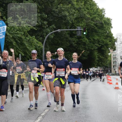 14.06.2026 - REWE Women's Run Jannik Wohlers http://msf.ph/oto/9797373 14.06.2026 10:00:40 Laufen 630, 11114, 10581, 10880, 11121, 1, 11214 meine-sportfotos.de