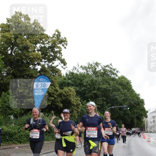 14.06.2026 - REWE Women's Run Jannik Wohlers http://msf.ph/oto/9797404 14.06.2026 10:00:42 Laufen 6, 30, 11114, 11121, 10880 meine-sportfotos.de
