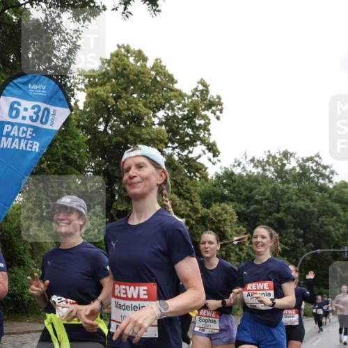 14.06.2026 - REWE Women's Run Jannik Wohlers http://msf.ph/oto/9797436 14.06.2026 10:00:42 Laufen 6, 30, 10, 10581, 11 meine-sportfotos.de