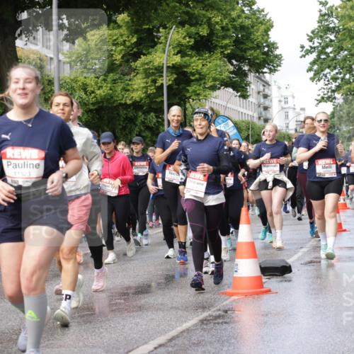 14.06.2026 - REWE Women's Run Jannik Wohlers http://msf.ph/oto/9797521 14.06.2026 09:11:47 Laufen 10732, 11323, 7, 00, 11011, 10164 meine-sportfotos.de