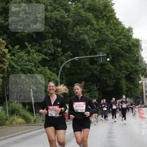 14.06.2026 - REWE Women's Run Jannik Wohlers http://msf.ph/oto/9797726 14.06.2026 10:01:15 Laufen 10672, 10474, 7 meine-sportfotos.de