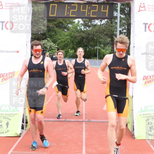 14.06.2026 - 7 Türme Triathlon Andreas Tolksdorf http://msf.ph/oto/9799089 14.06.2026 11:54:23 Ziel 424, 436, 437, 438, 439 meine-sportfotos.de