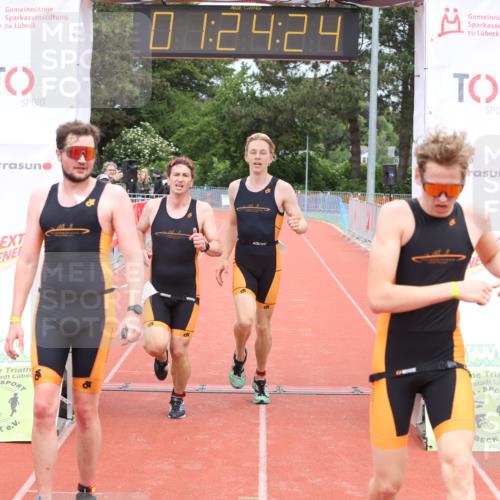 14.06.2026 - 7 Türme Triathlon Andreas Tolksdorf http://msf.ph/oto/9799091 14.06.2026 11:54:24 Ziel 424, 436, 437, 438, 439 meine-sportfotos.de