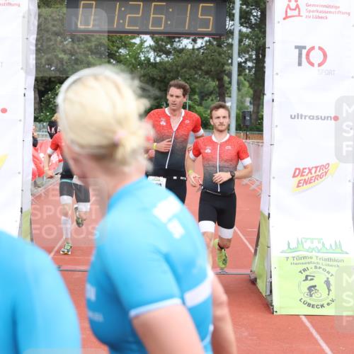 14.06.2026 - 7 Türme Triathlon Andreas Tolksdorf http://msf.ph/oto/9799116 14.06.2026 11:56:14 Ziel 416, 417, 418, 419, 479, 480, 482 meine-sportfotos.de